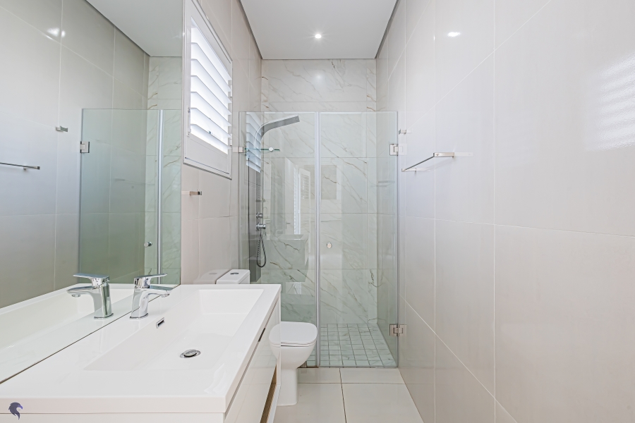 6 Bedroom Property for Sale in Country Club Western Cape